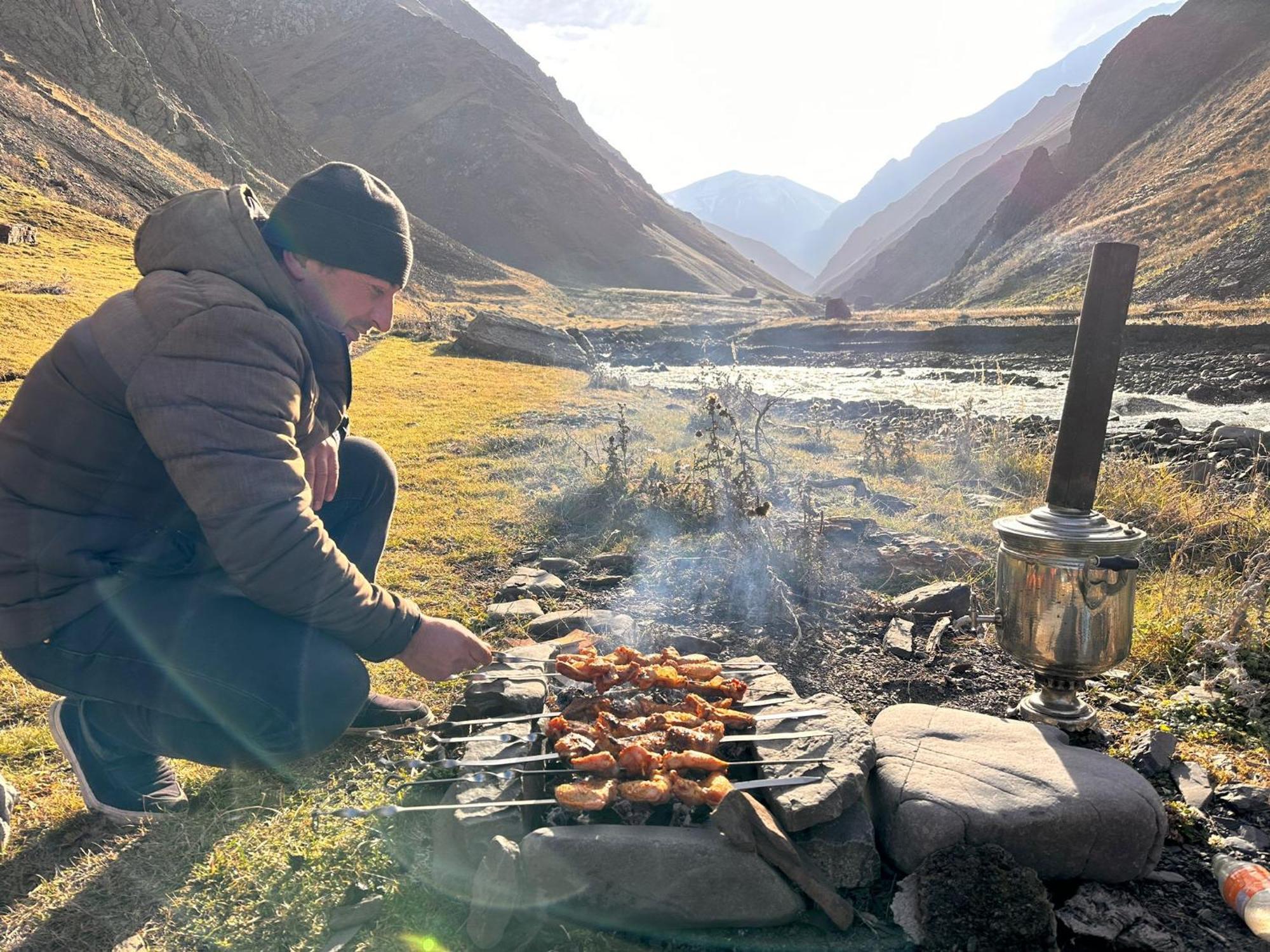Xinaliq Khinalig Izzet'S Riverside Home Stay 外观 照片