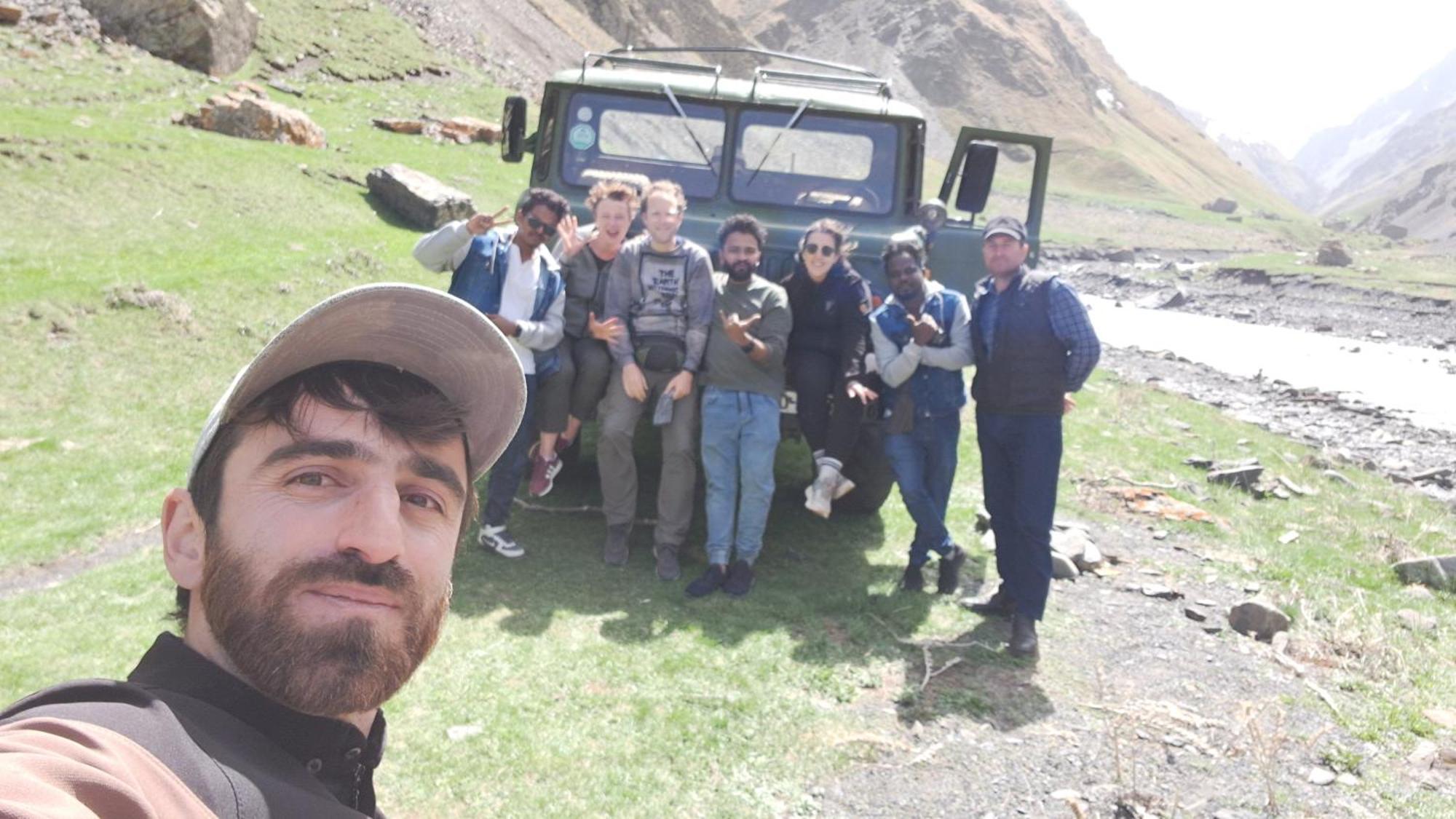 Xinaliq Khinalig Izzet'S Riverside Home Stay 外观 照片