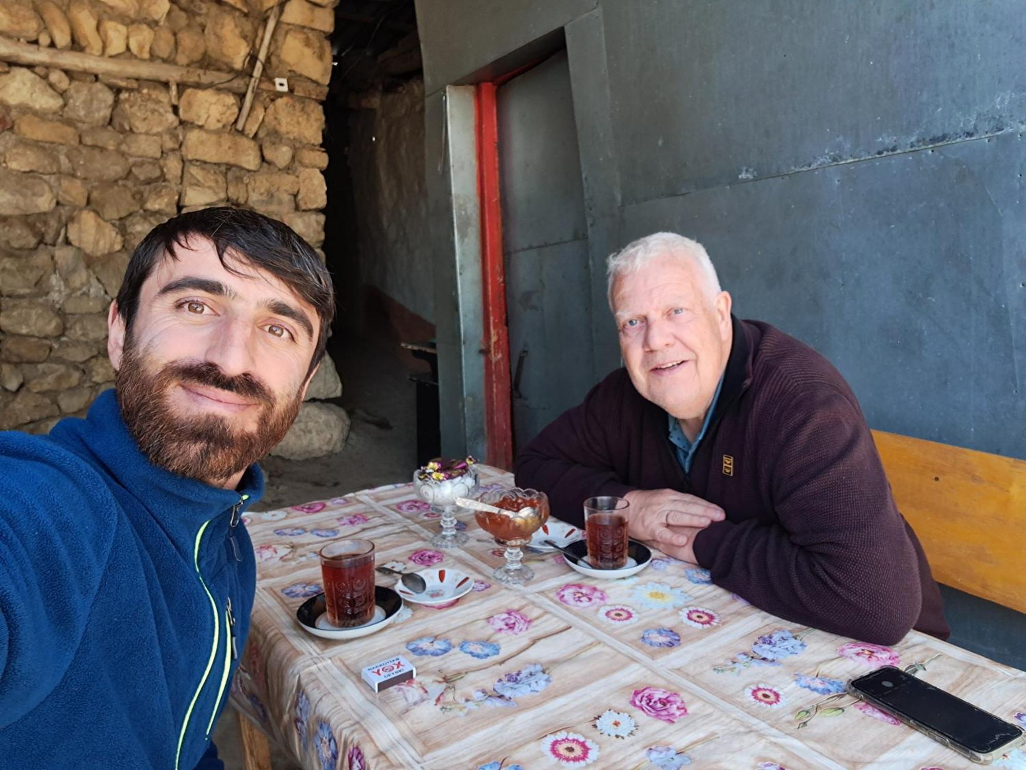 Xinaliq Khinalig Izzet'S Riverside Home Stay 外观 照片