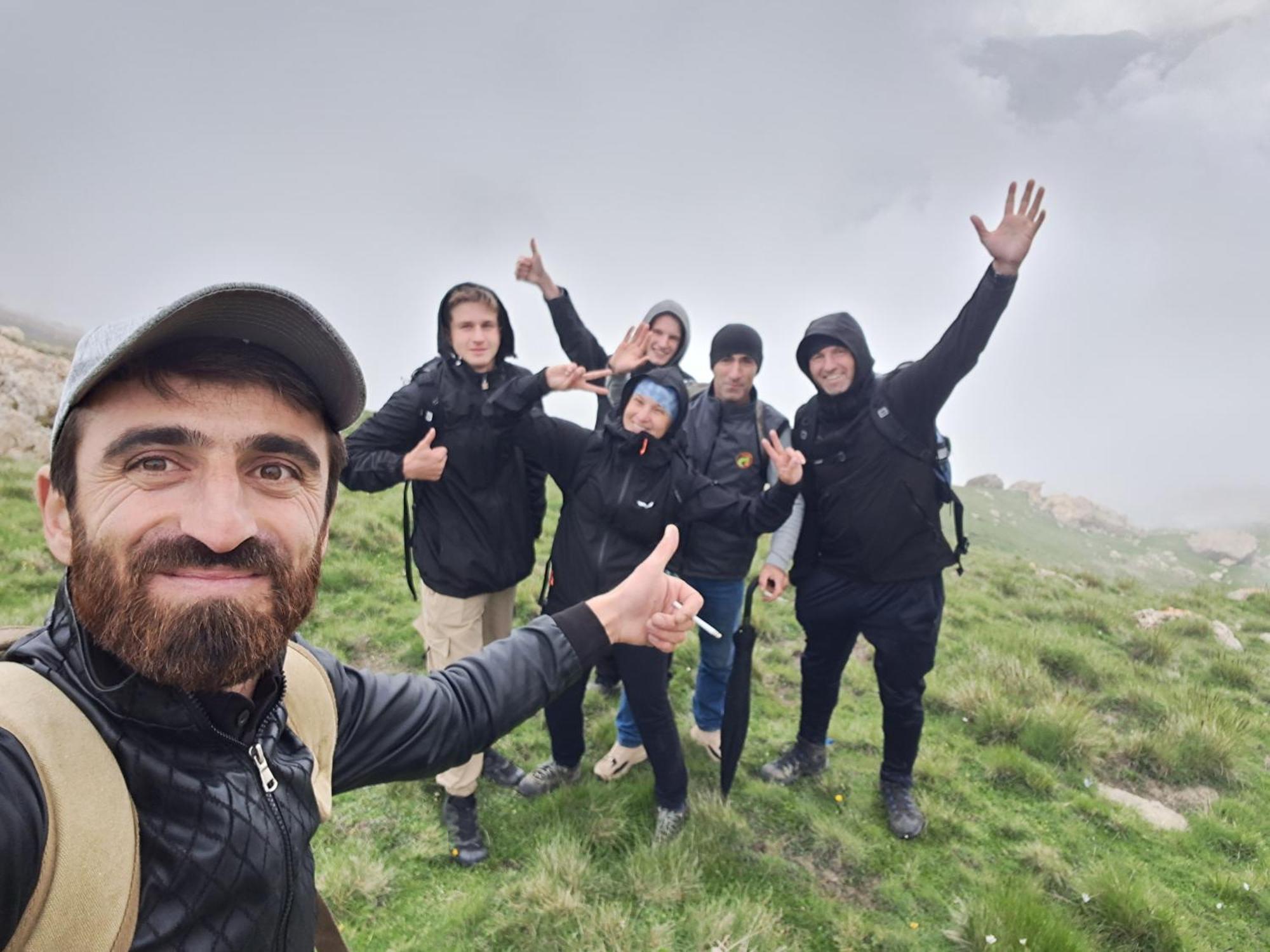 Xinaliq Khinalig Izzet'S Riverside Home Stay 外观 照片