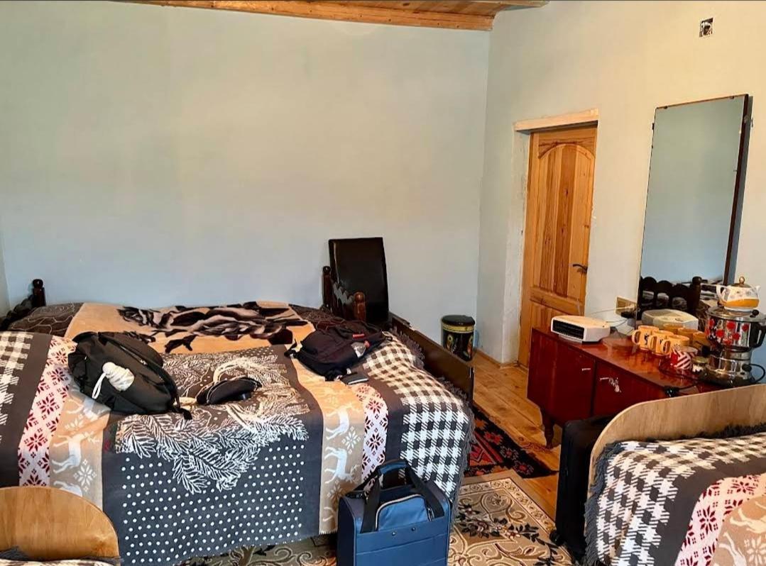 Xinaliq Khinalig Izzet'S Riverside Home Stay 外观 照片